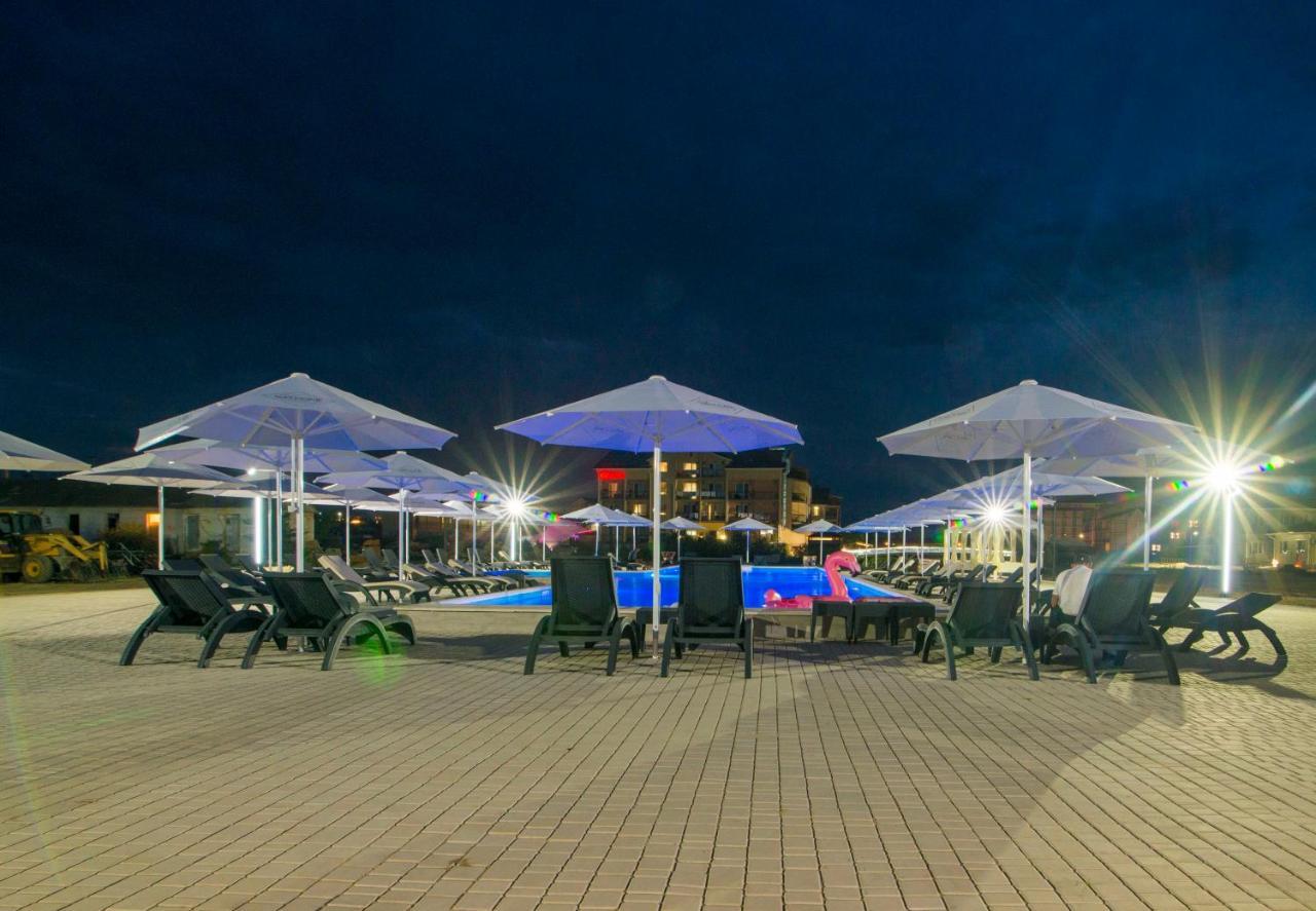 Welcome Summer Hotel Zatoka Luaran gambar