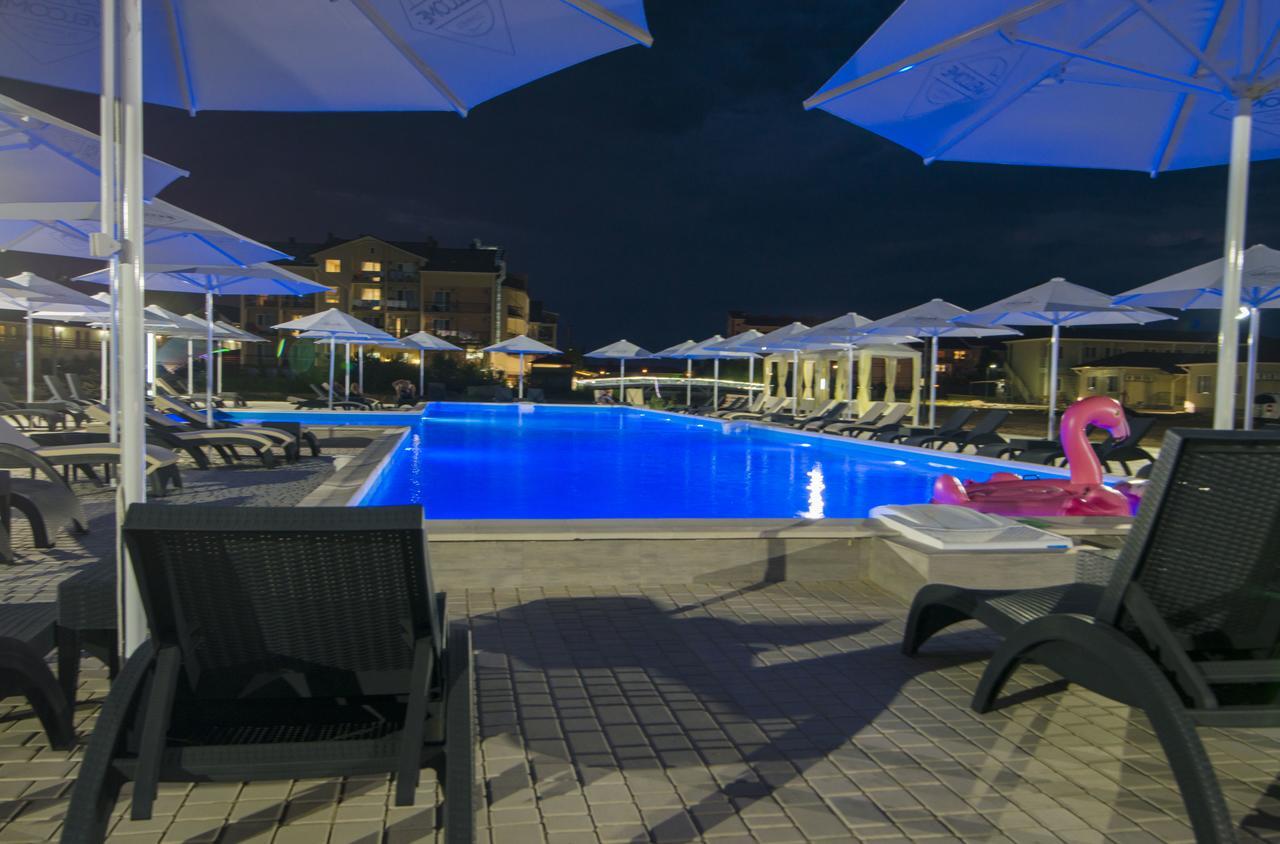 Welcome Summer Hotel Zatoka Luaran gambar