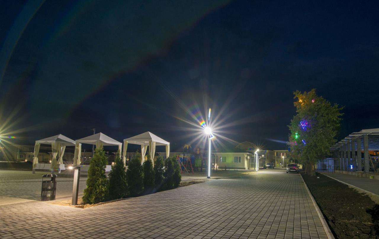 Welcome Summer Hotel Zatoka Luaran gambar