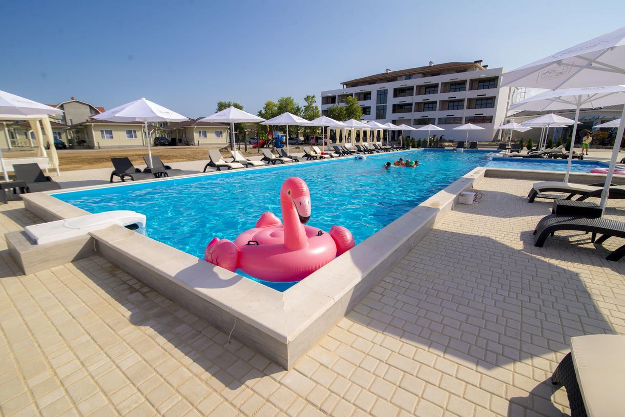 Welcome Summer Hotel Zatoka Luaran gambar