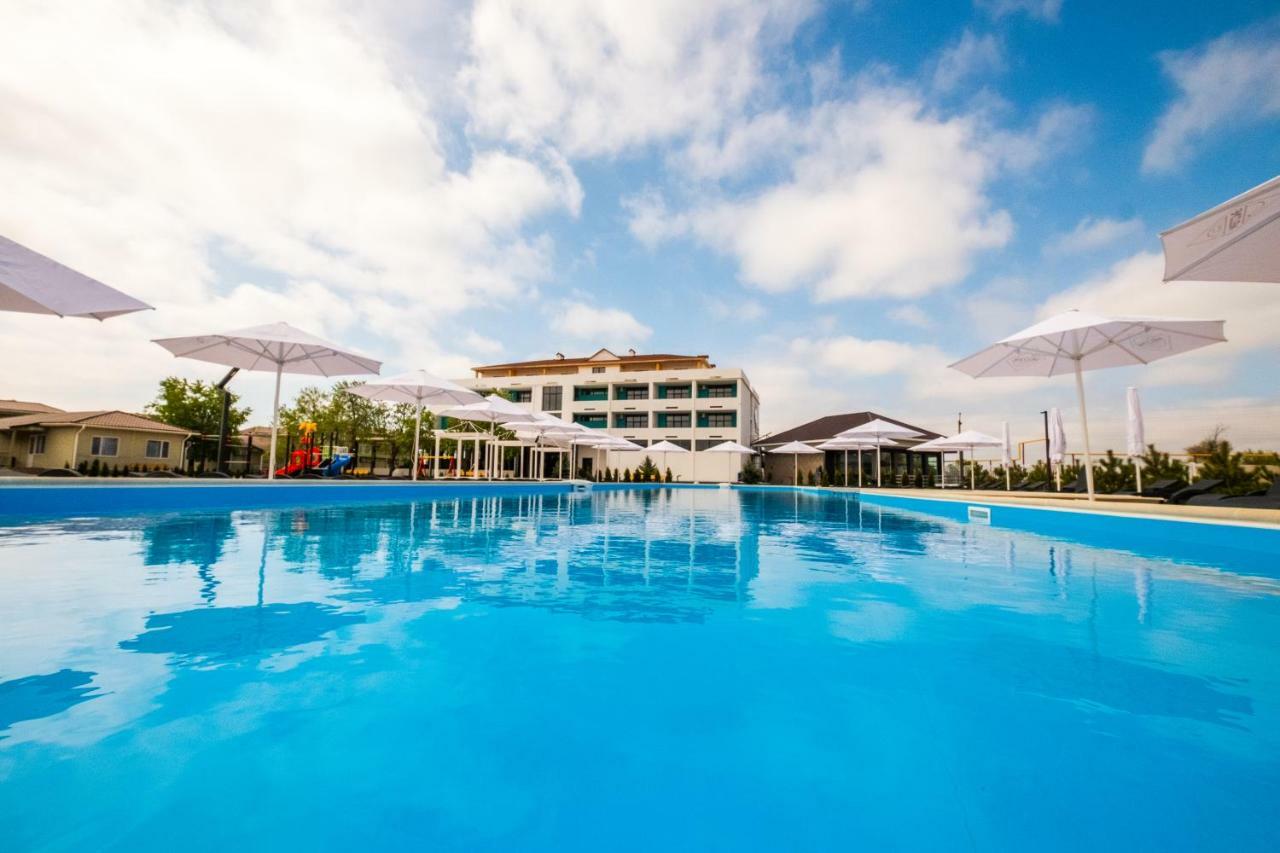 Welcome Summer Hotel Zatoka Luaran gambar